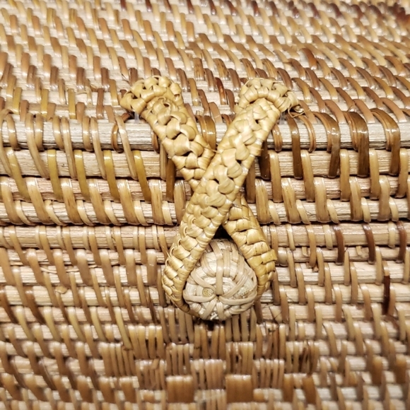 Made by Hand in Vietnam Woven Oval Purse with Leather Strap - Picture 3 of 7